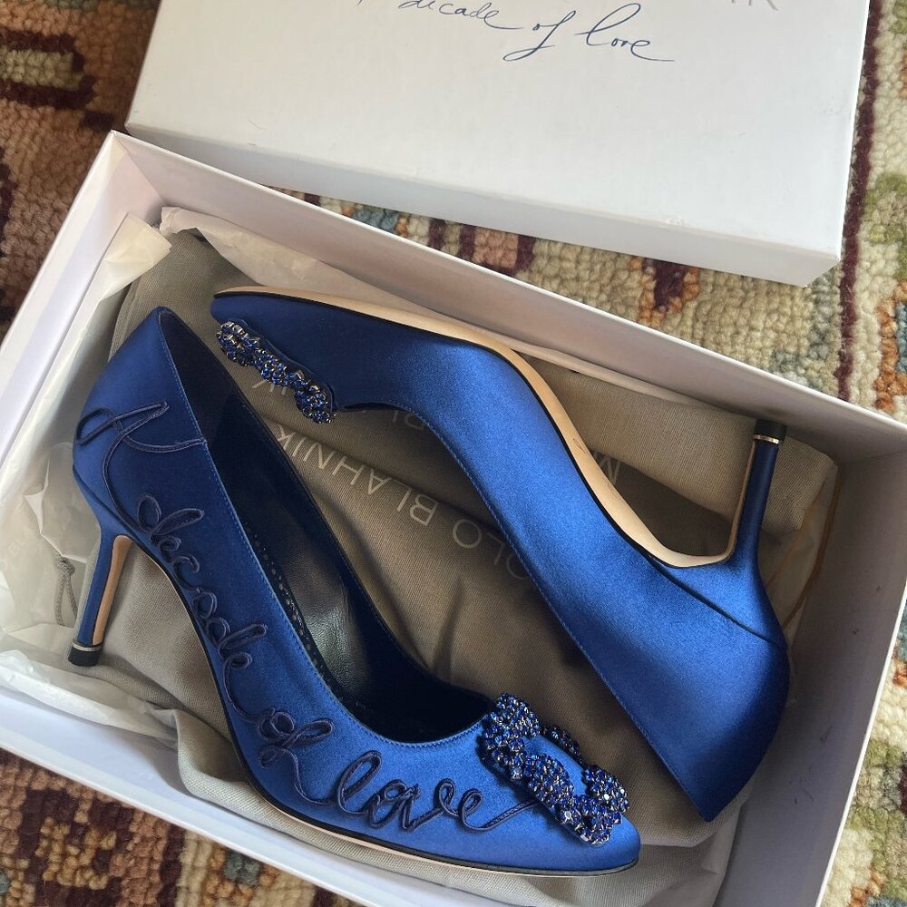 Manolo Blahnik Hangisi A Decade of Love Blue Satin Jewel Buckle Pumps EU 37 NWT